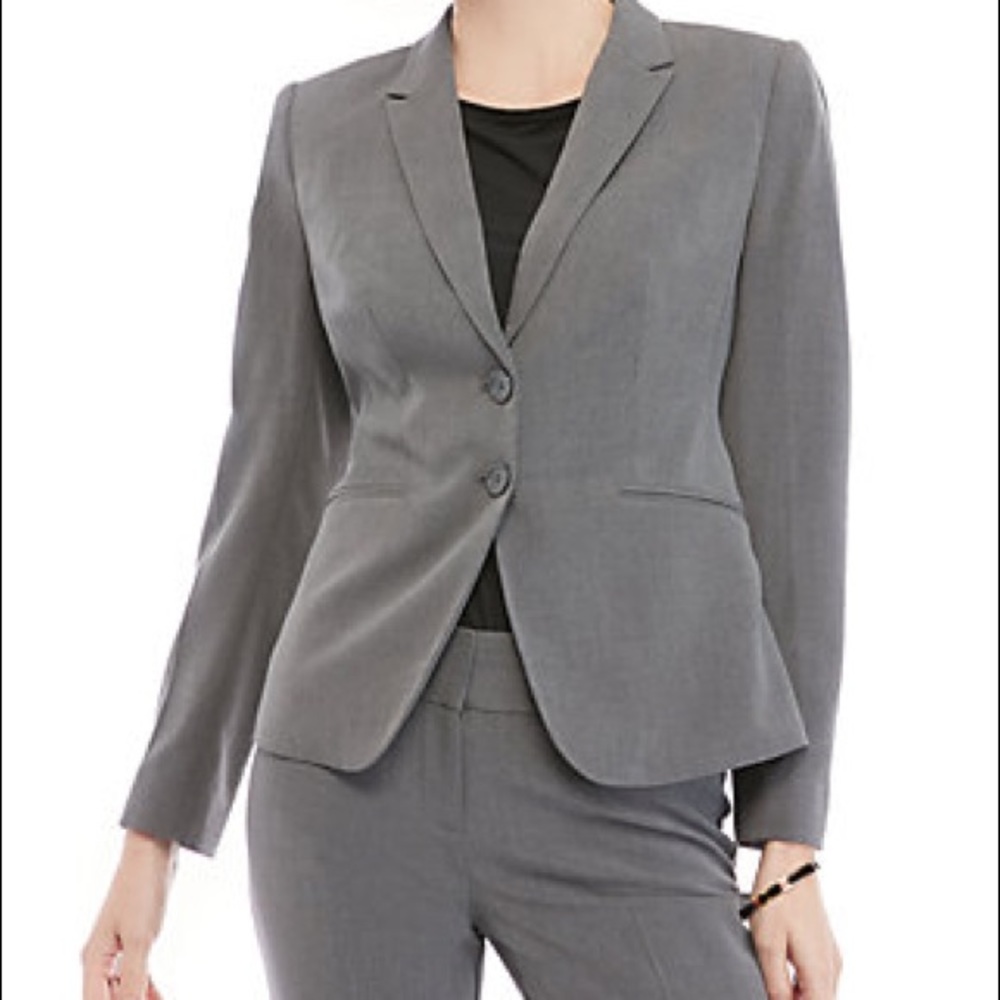 The Limited Women's The New Drew 2 Button Blazer Size 2 NEW